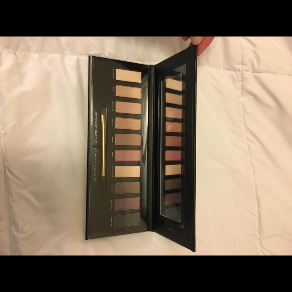 The perfect ten soap and glory eyeshadow pallet